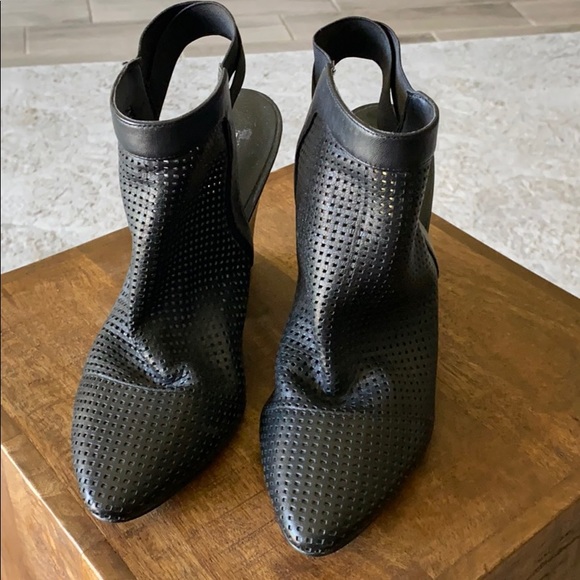 Guess ankle booties - Picture 1 of 4
